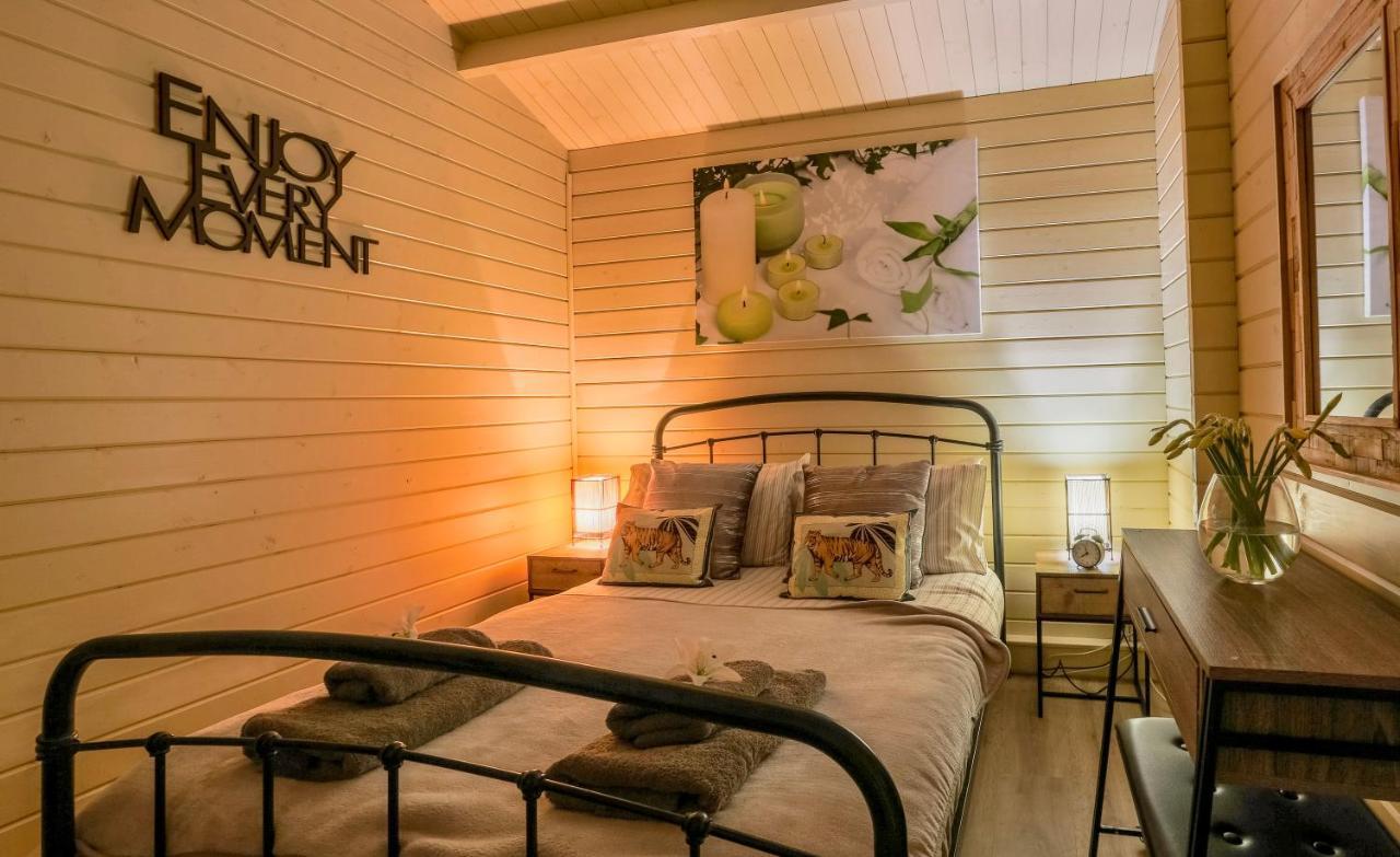 The Retreat Log Cabin سودبيري المظهر الخارجي الصورة